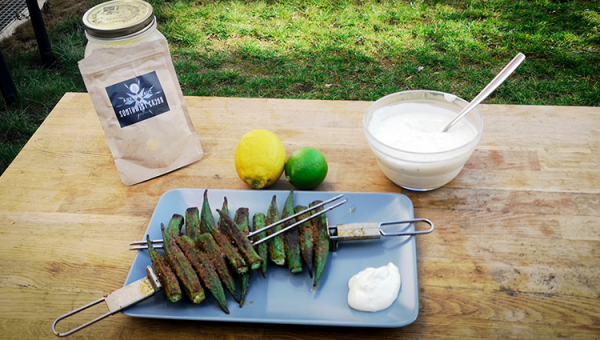 OKRASCHOTEN MIT SOUR CREAM DIP OKRASCHOTEN MIT SOUR CREAM DIP
