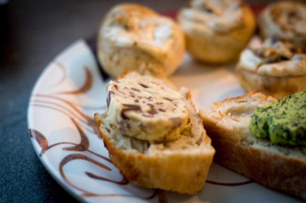 Dattel Kräuterbutter