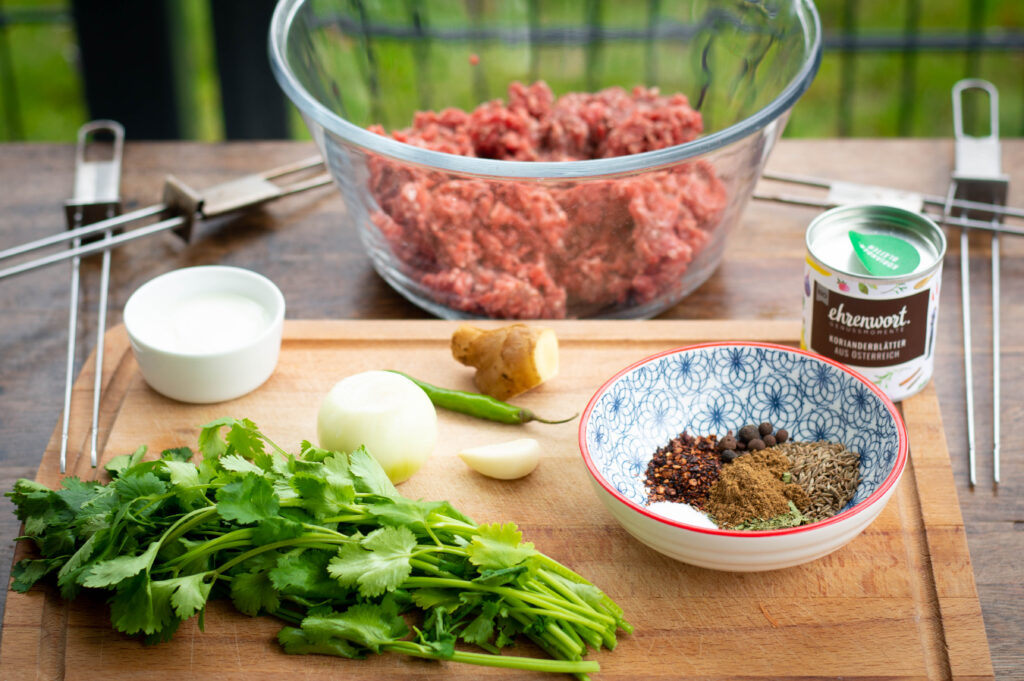 Indische Lammspieße mit Raita wie Adana Kebap