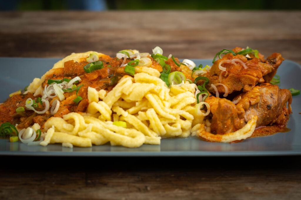 Spätzle zu Chicken Paprikash